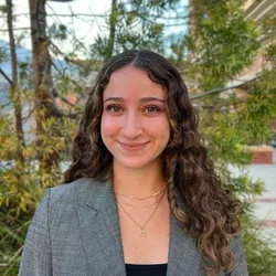 Sarah Ben Makhlouf, presently an undergraduate researcher in the Pajukanta lab.